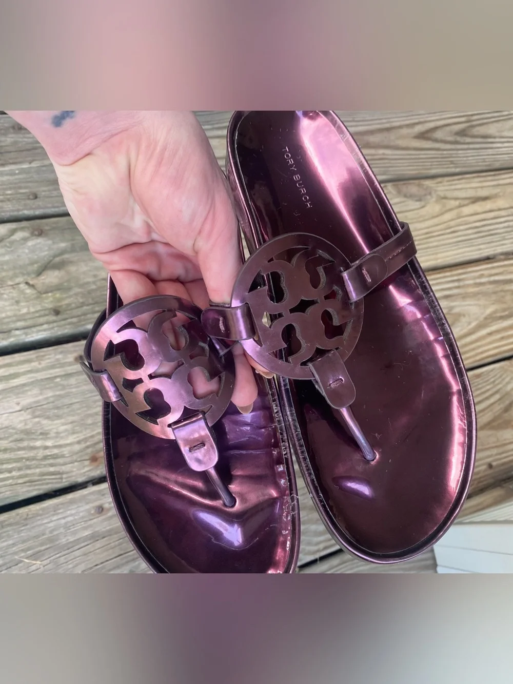 TORY BURCH- “Miller Cloud” Purple Metallic Mirror Logo Thong Sandals